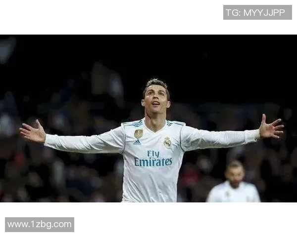 C罗耀眼瞬间皇马传奇球星经典海报装饰画尽显锋芒与荣耀 C罗耀眼瞬间皇马传奇球星经典海报装饰画尽显锋芒与荣耀