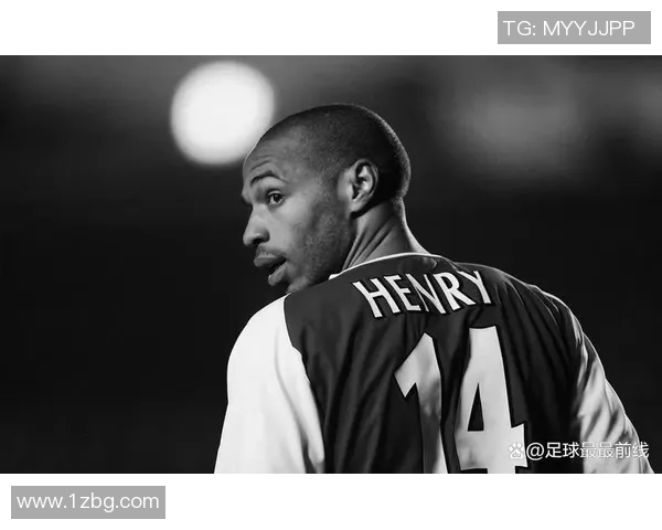 男士足球球星衣服搭配指南展现运动时尚魅力与休闲潮流风格 男士足球球星衣服搭配指南展现运动时尚魅力与休闲潮流风格